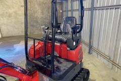 Digger-King-23-looking-in