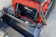 590t-skid-steer-10