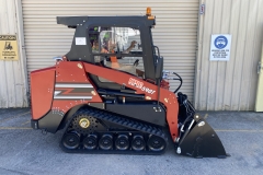 590t-skid-steer-33