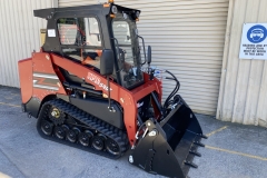 590t-skid-steer-36