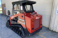 590t-skid-steer-4