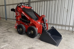T15-Tracked-Mini-Skid-Steer-Loader-1