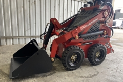 T15-Tracked-Mini-Skid-Steer-Loader-10