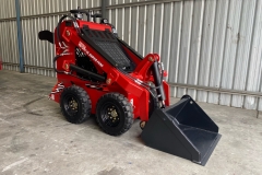 T15-Tracked-Mini-Skid-Steer-Loader-24