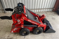 T15-Tracked-Mini-Skid-Steer-Loader-25