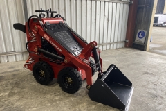 T15-Tracked-Mini-Skid-Steer-Loader-33